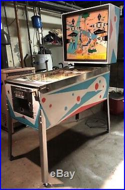 1968 Williams Lady Luck Pinball Machine HUO! Beautiful Shape, Works Perfectly