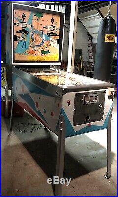 1968 Williams Lady Luck Pinball Machine HUO! Beautiful Shape, Works Perfectly