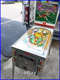 1976 Volley Pinball Machine by Gottlieb, D. & Co