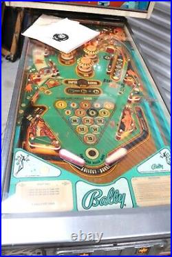 1977 Bally EIGHT BALL Pinball Machine- Fonzie Happy Days- Plays Great Read