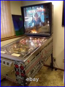 1980 Space Invaders wide body pinball maching