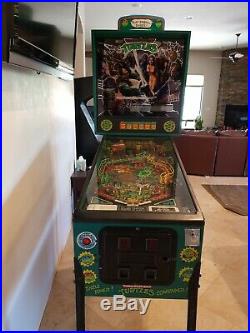 1991 Teenage Mutant Ninja Turtles Pinball Machine by Data East