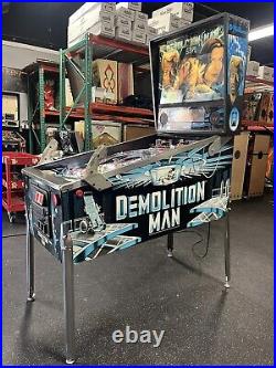 1994 Demolition Man Pinball Machine Prof Techs Leds Plays Great Stallone