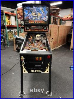 1995 No Fear Dangerous Sports Pinball Machine Plays Great Leds