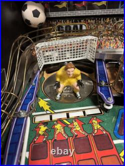 2000 Striker Xtreme Pinball Machine Leds Professional Techs Plays Great Soccer