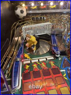 2000 Striker Xtreme Pinball Machine Leds Professional Techs Plays Great Soccer