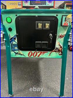 2022 Stern James Bond 007 Le Limited Edition Pinball Machine Plays Great