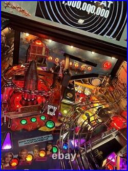 2022 Stern James Bond 007 Le Limited Edition Pinball Machine Plays Great