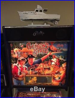 Amazing Collectible Gilligan's Island Pinball machine Bally. Signed by Mary ann