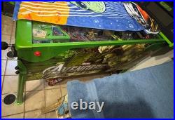 Avengers HULK Limited Pinball Machine Stern 1 Owner #199 of 250 Signed by LOU