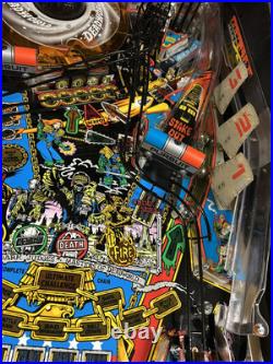 BALLY JUDGE DREDD PINBALL MACHINE GREAT CONDITION LEDs