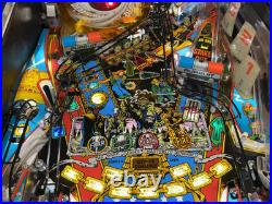 BALLY JUDGE DREDD PINBALL MACHINE GREAT CONDITION LEDs