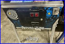 BALLY TWILIGHT ZONE PINBALL MACHINE EXCELLENT CONDITION LEDs