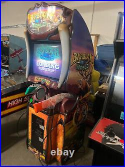 BIG BUCK HUNTER WORLD ARCADE MACHINE by RAW THRILLS 2007 (Excellent) RARE