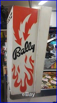 Bally KISS PINBALL MACHINE, WORKS GREAT, NEW PARTS, EASY SHIPPING, A+ BACKGLASS