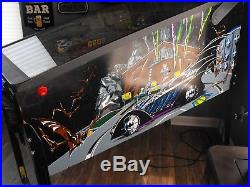 Batman Forever pinball machine in good condition Val Kilmer Chris O'donell