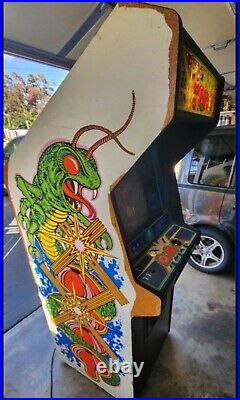 CENTIPEDE ARCADE MACHINE by ATARI 1980 (Excellent Condition) RARE