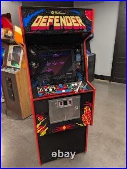DEFENDER ARCADE MACHINE by WILLIAMS 1981