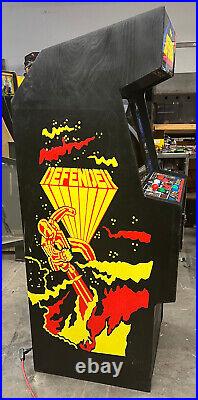 DEFENDER ARCADE MACHINE by WILLIAMS 1981 (Excellent Condition) RARE