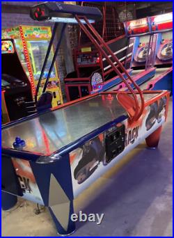 DYNAMO AIR HOCKEY MACHINE (Excellent Condition) RARE DYNAMO AIR HOCKEY MACHINE (Excellent Condition) RARE
