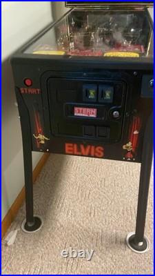 ELVIS Pinball Machine Stern 2004 Vintage Pinball Excellent Condition