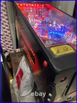 Elvis Gold Pinball Machine Stern 2004 Pinball Excellent Condition