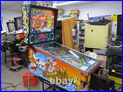 Excellent Williams Fish Tales pinball machine, professional restoration, no fade