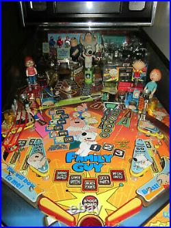 FAMILY GUY Arcade Pinball Machine STERN 2007 (Custom LED & Excellent Condition)