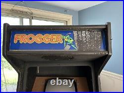 FROGGER ARCADE MACHINE Game by SEGA 1981 Original Authentic