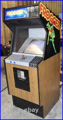 FROGGER ARCADE MACHINE by SEGA GREMLIN 1981 (Excellent Condition) RARE