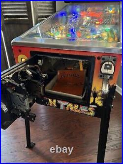 Fish Tales Pinball Machine Williams excellent condition with Extras
