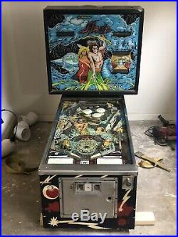 Flash Williams 1979 Pinball Machine (Non-Functional)