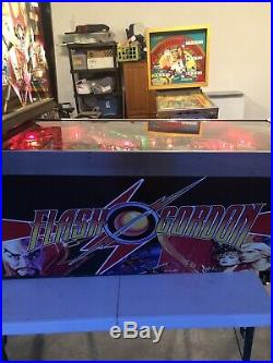 Flash gordon pinball machine