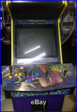 GAUNTLET DARK LEGACY ARCADE MACHINE by MIDWAY 2000 (Excellent Condition) RARE