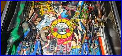 GUNS N ROSES Pinball Machine Data East 1994 2438 GUNS N ROSES Pinball Machine Data East 1994 2438
