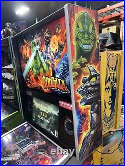 Godzilla Limited Edition Pinball Stern Free Shipping Home Used Only #852/1000