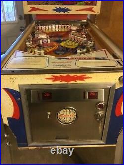 Gottlieb Solar City pinball machine, beautiful playfield, plays great