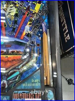 Independence Day Sega LEDs Free Ship Pinball Machine 1996 Only 1500 Produced