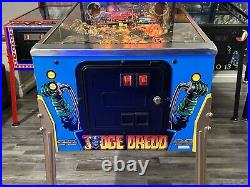 Judge Dredd Pinball Machine withTopper