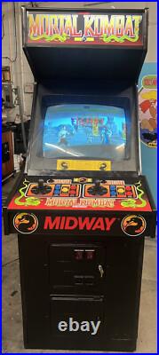 MORTAL KOMBAT ARCADE MACHINE by MIDWAY 1992 (Excellent Condition) -TEST
