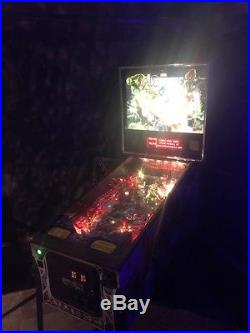 Marvel Avengers Arcade Pinball Machine