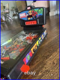 Marvel Heroes 2006 Table-Top Mini Pinball Machine Works 19'' Play Area