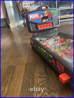 Marvel Heroes 2006 Table-Top Mini Pinball Machine Works 19'' Play Area
