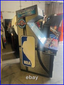 NBA JAM ARCADE MACHINE by MIDWAY 1993 (Excellent Condition)