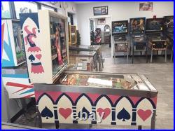 Pat Hand Pinball Machine by Williams