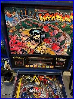 Pinball Machine 1989 Williams Earthshaker