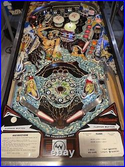 Pinball machine 1979 Williams Flash