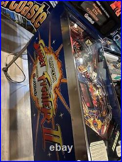 Pinball machine 1993 Gottlieb Street Fighter, Extra Custom Back Glass, Must See