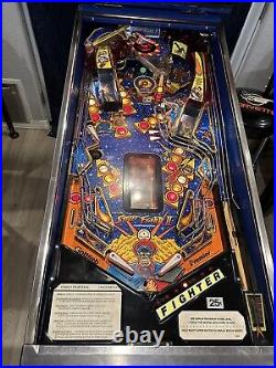 Pinball machine 1993 Gottlieb Street Fighter, Nice