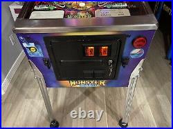 Pinball machine Monster Bash /Gorgeous